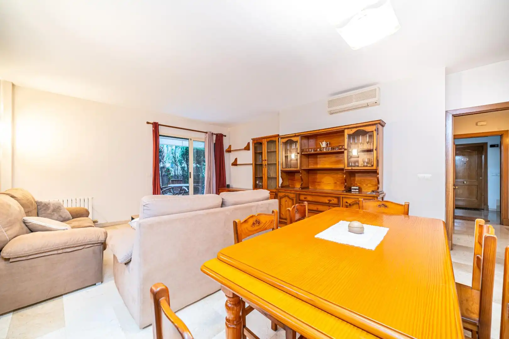 Ground floor with lift for sale in Carrer de l'Illa de Rodes, imagen 6