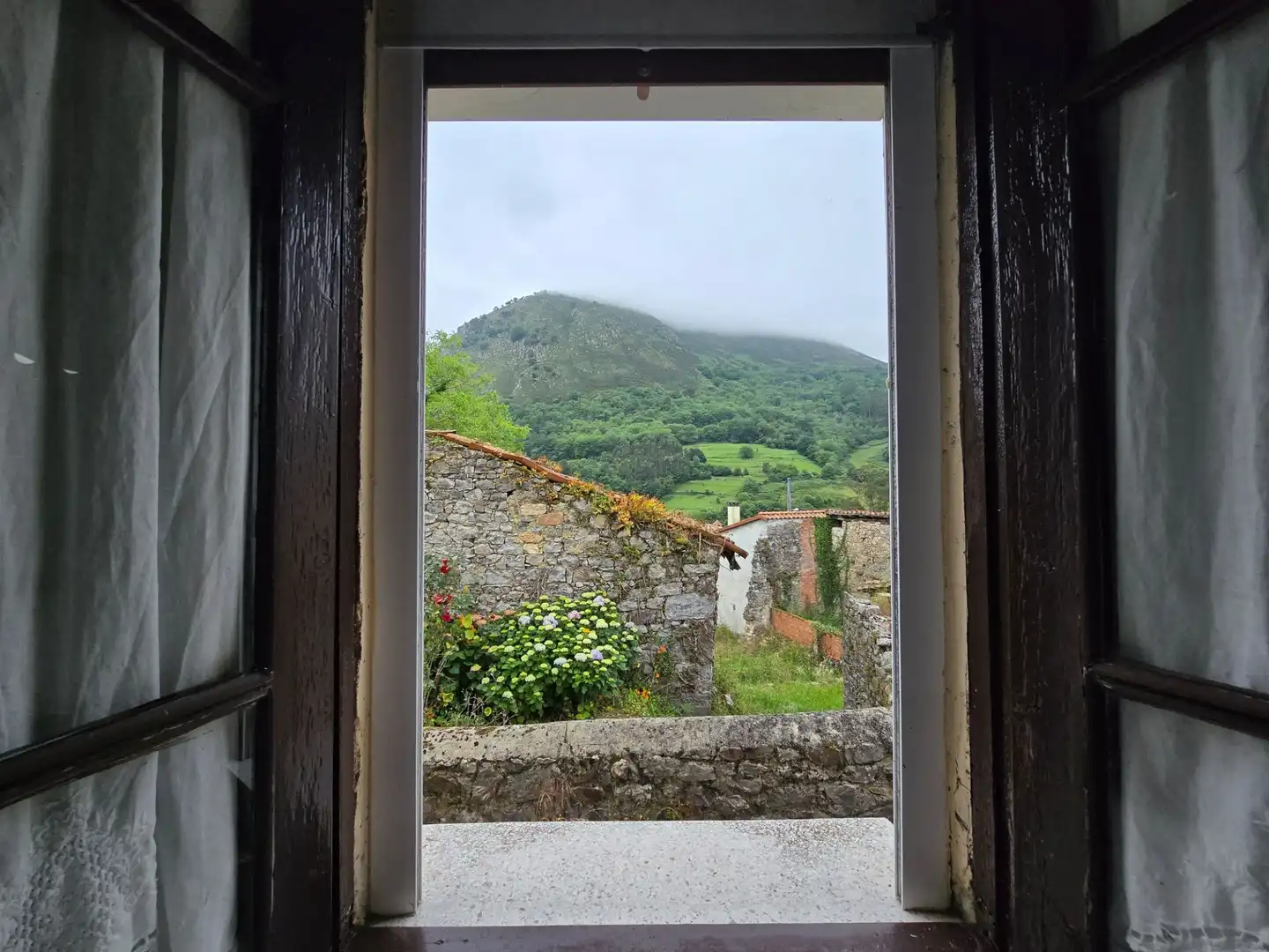 Vista exterior de Casa o xalet en venda en Llanes amb Calefacció, Terrassa i Traster