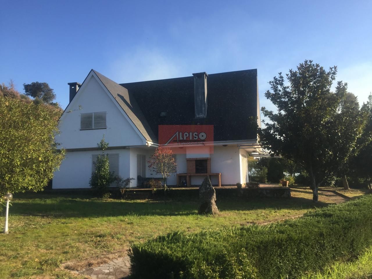 Vista exterior de Casa o xalet en venda en Ourense Capital  amb Calefacció, Jardí privat i Parquet