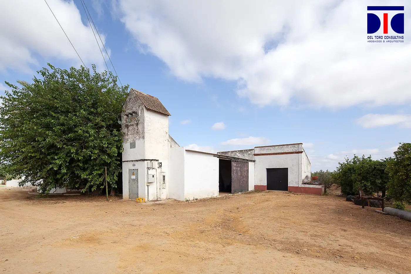 Vista exterior de Finca rústica en venta en Carmona con Jardín privado, Terraza y Piscina