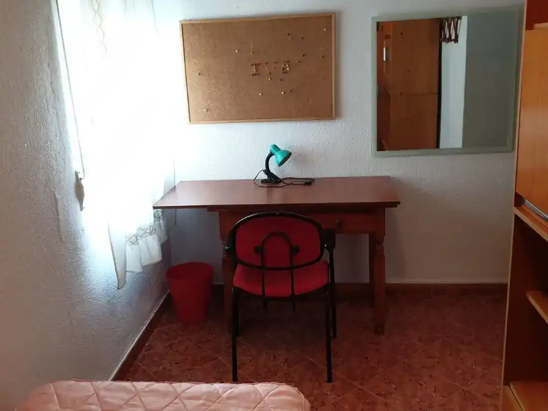Schlafzimmer von Wohnung zur Miete in  Sevilla Capital mit Klimaanlage und Balkon