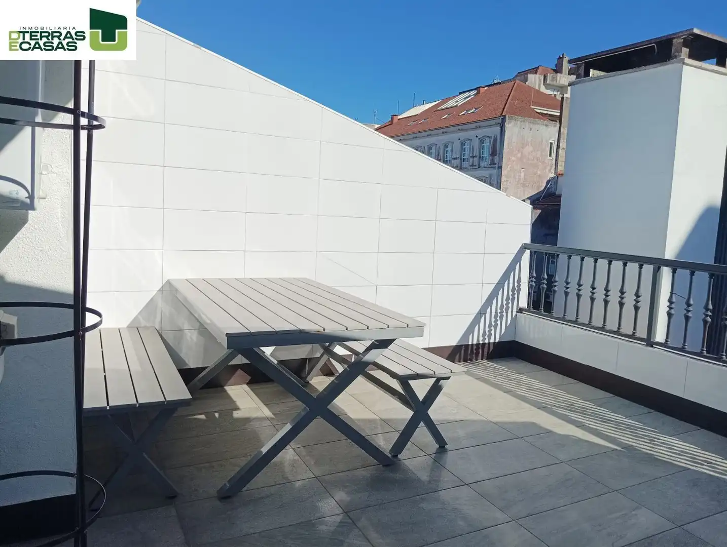 Terraza de Ático de alquiler en Pontevedra Capital  con Calefacción, Terraza y Amueblado