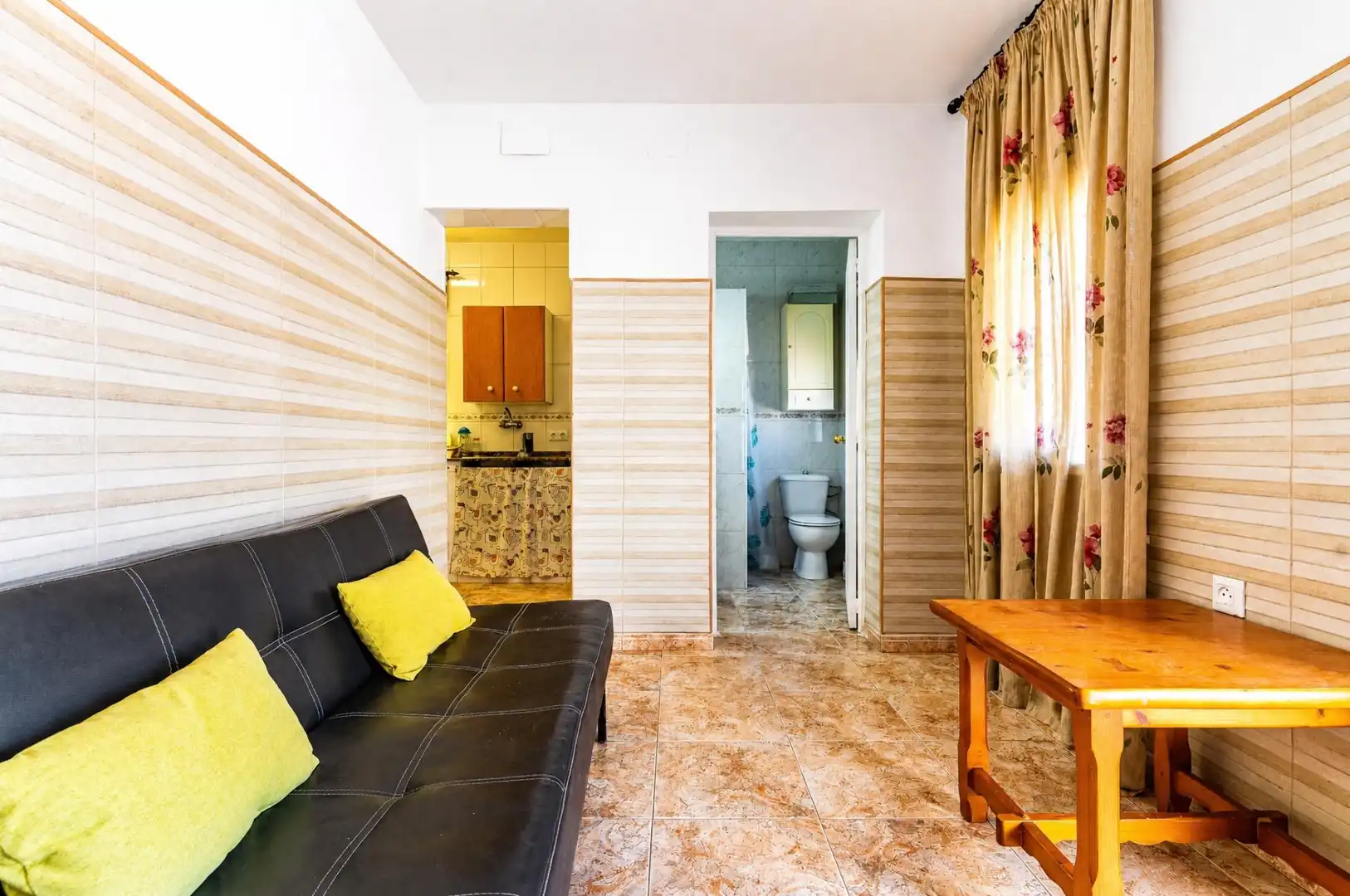 Dormitori de Casa o xalet en venda en Chiclana de la Frontera amb Aire condicionat, Jardí privat i Terrassa