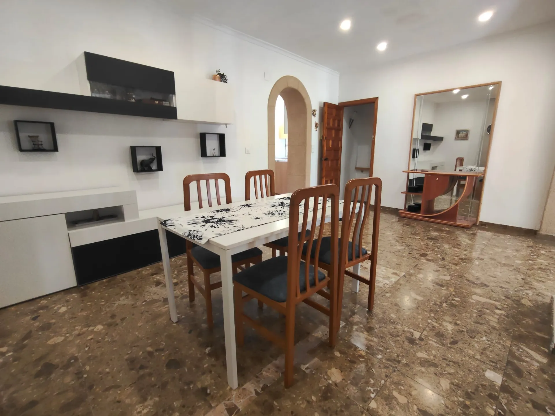 Menjador de Pis en venda en Barx amb Terrassa, Moblat i Balcó