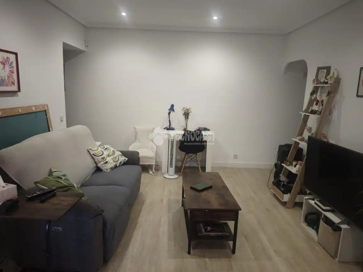 Sala d'estar de Casa o xalet en venda en Madrid amb Calefacció i Piscina