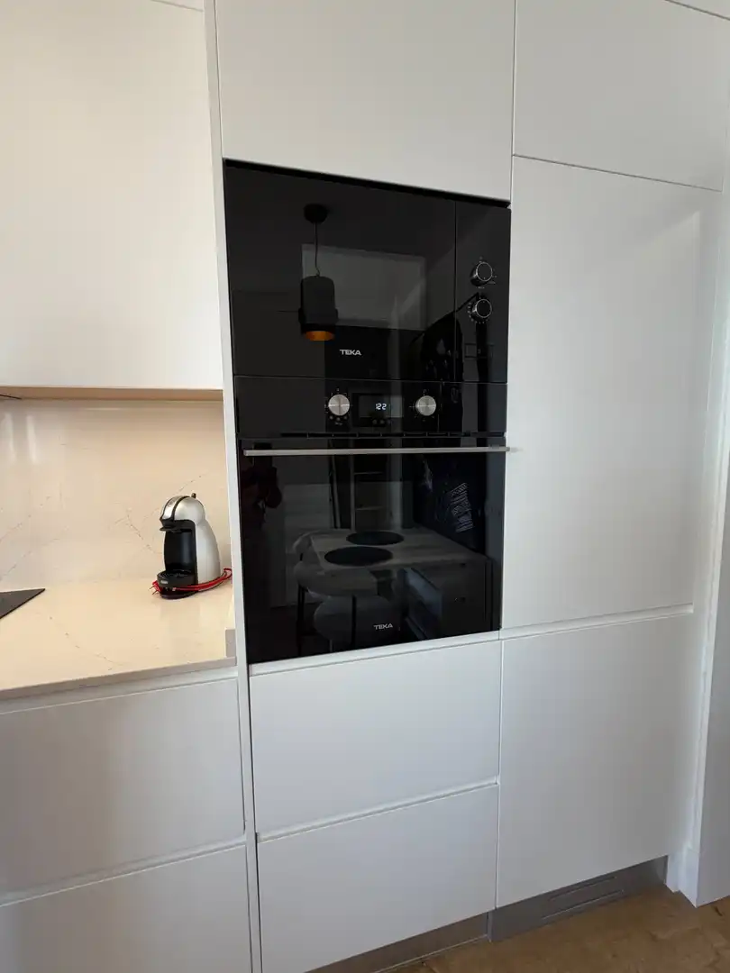 Cuina de Apartament de lloguer en Las Palmas de Gran Canaria amb Moblat