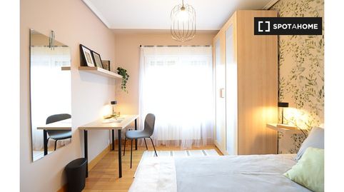 Foto 5 de Habitación en Txurdinaga, Bilbao