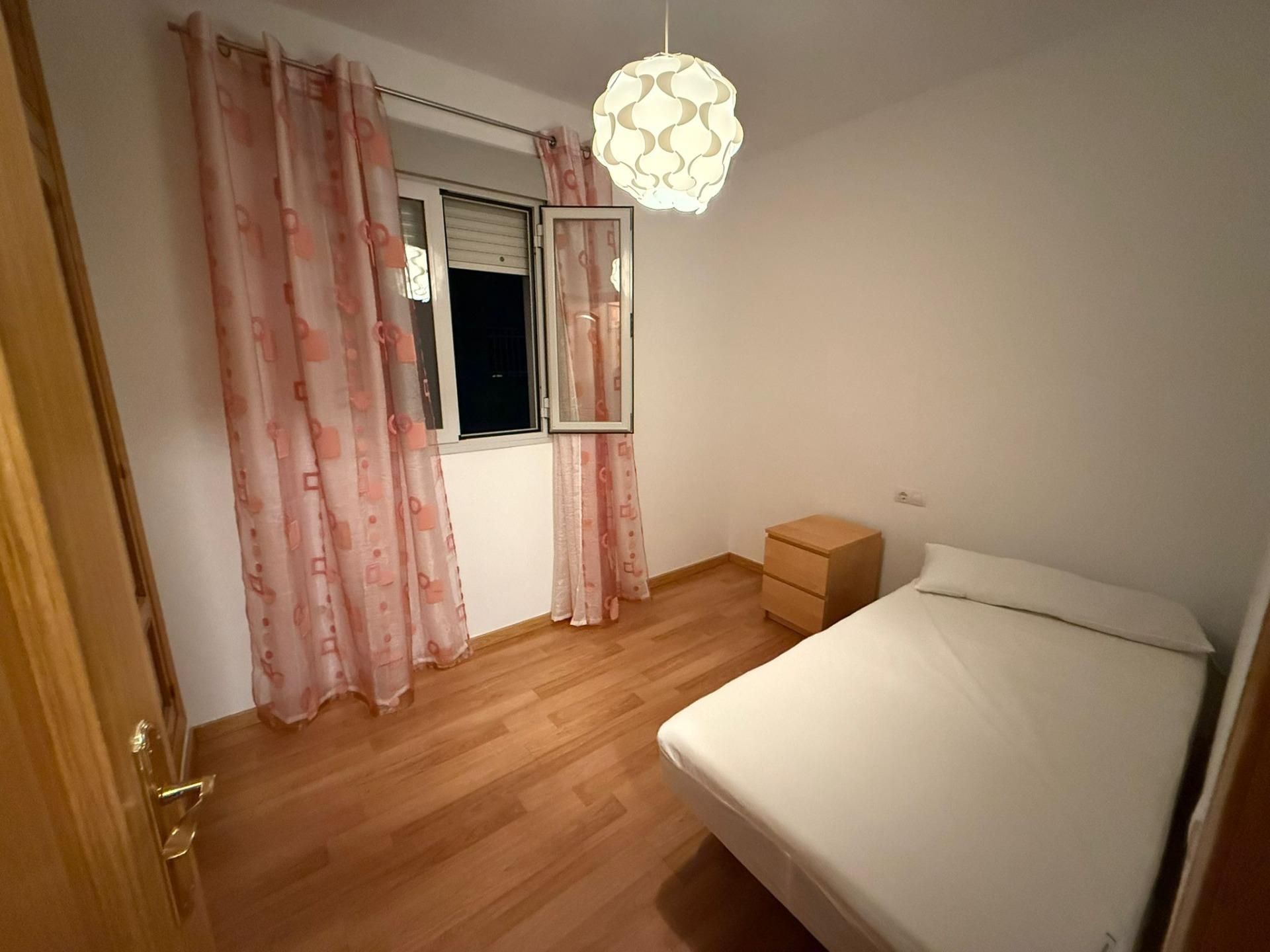 Habitación de Piso de alquiler en  Sevilla Capital