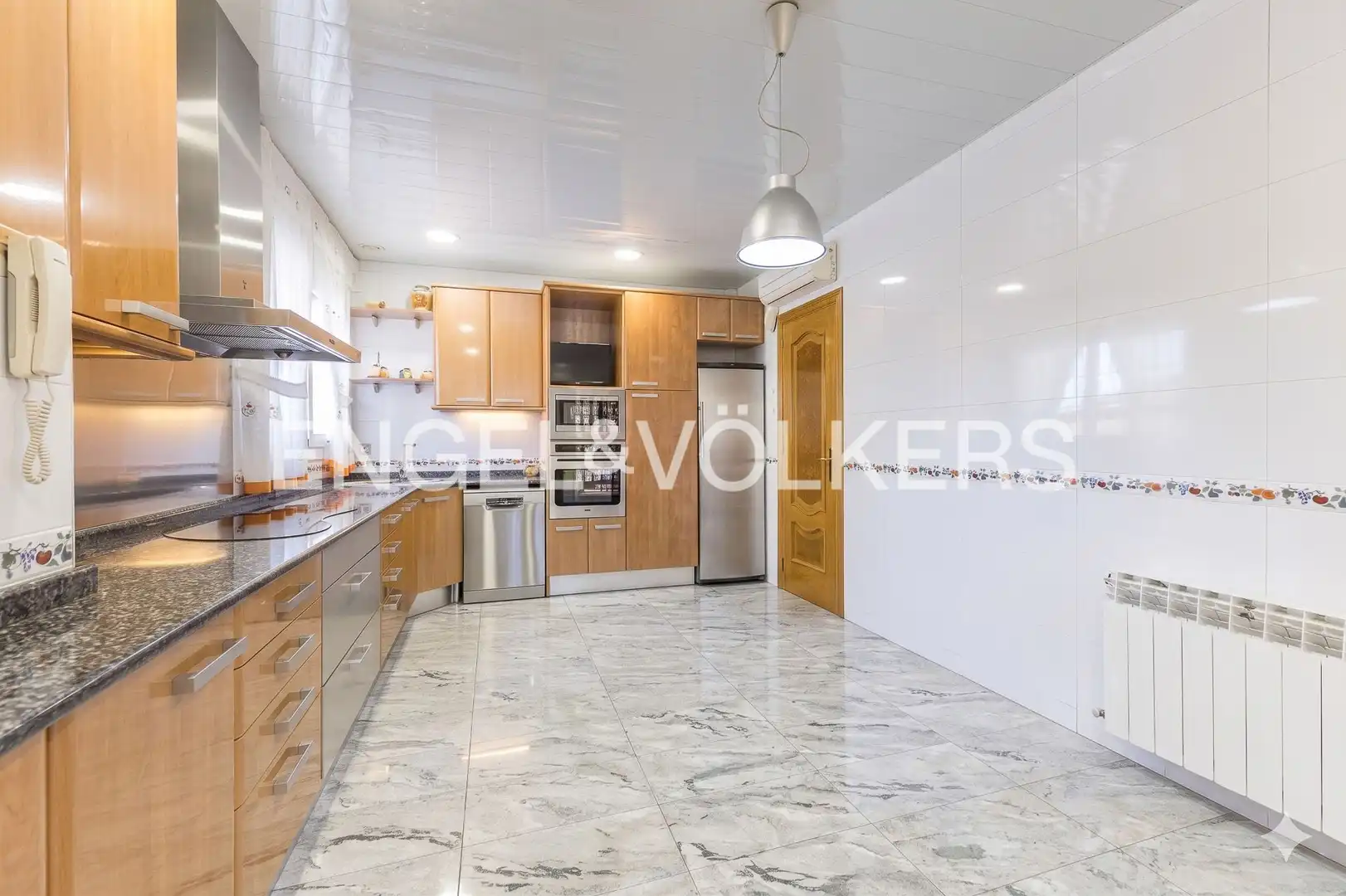 Cocina de Casa o chalet en venta en Molins de Rei con Aire acondicionado, Calefacción y Jardín privado