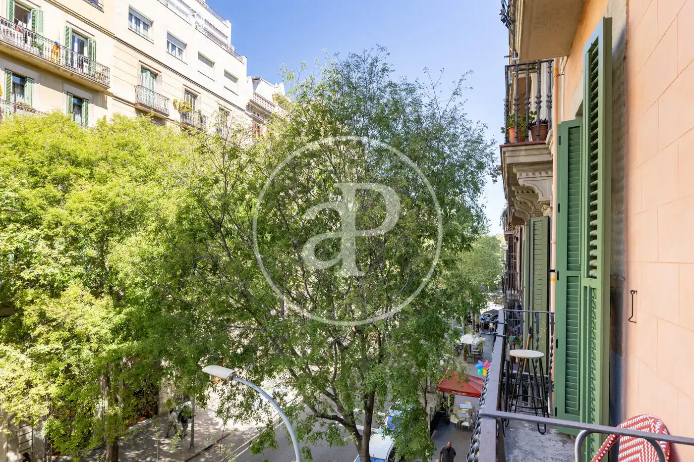 Außenansicht von Wohnung zum Verkauf in Barcelona mit Klimaanlage und Heizung