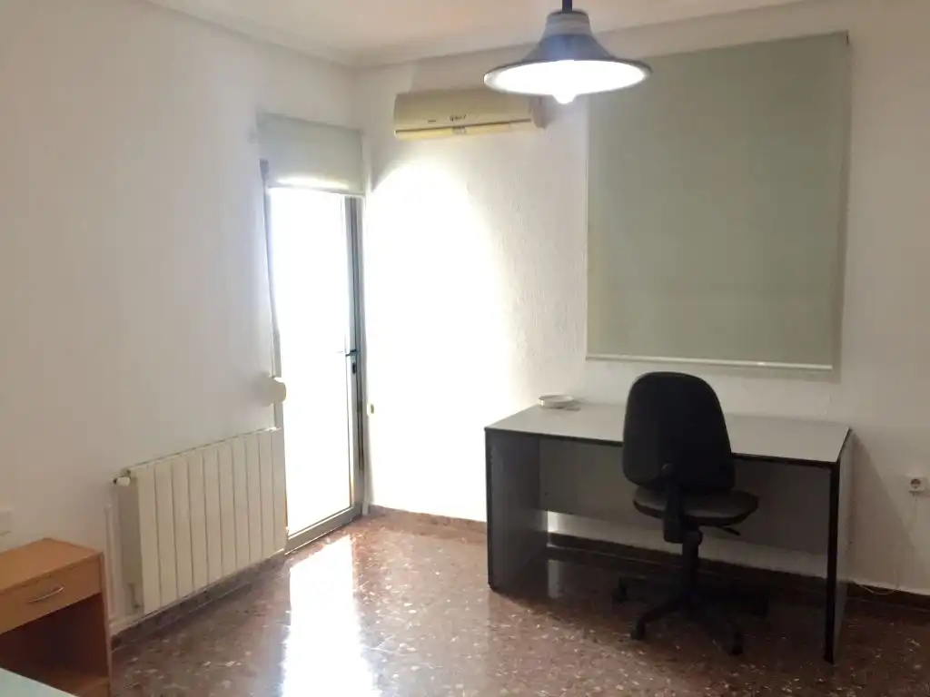 Wohnung zur Miete in Valencia mit Klimaanlage, Heizung und Abstellraum