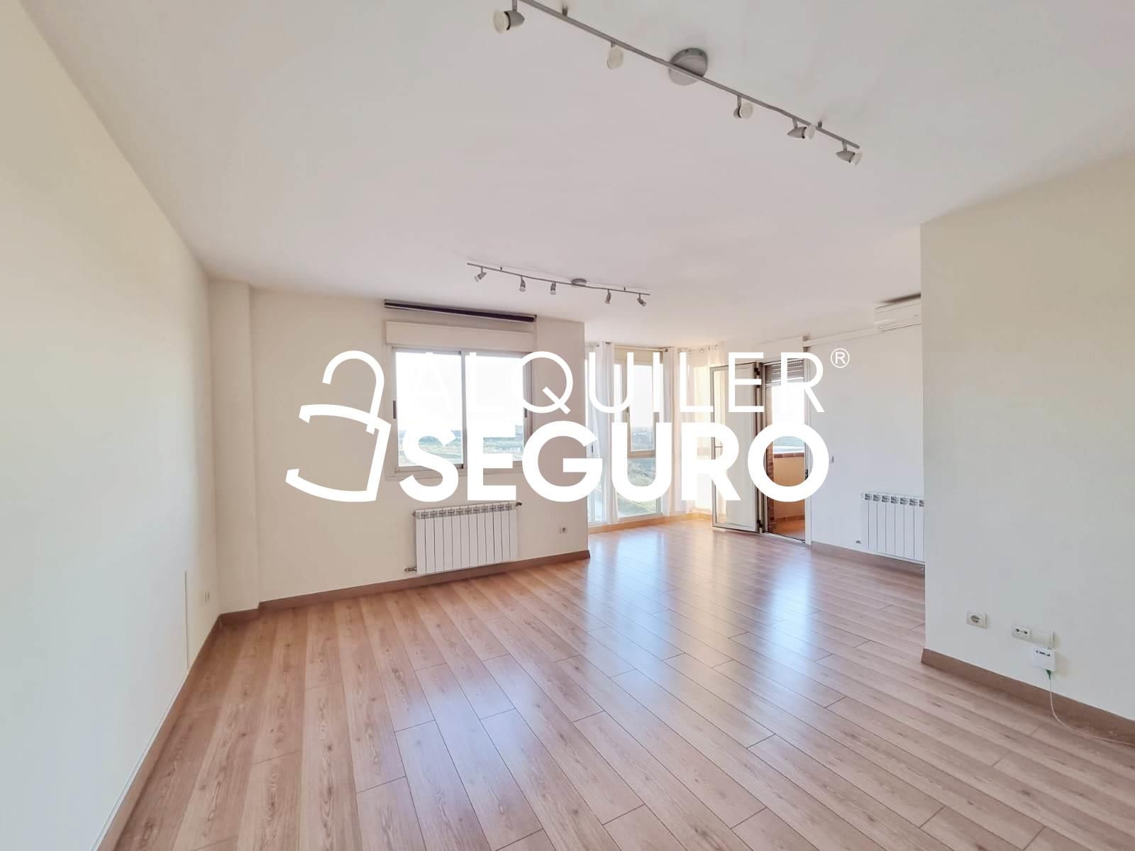 Living room of Attic to rent in Villanueva del Pardillo  with Air Conditioner, Heating and Terrace