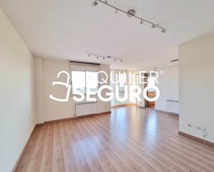 Living room of Attic to rent in Villanueva del Pardillo  with Air Conditioner, Heating and Terrace