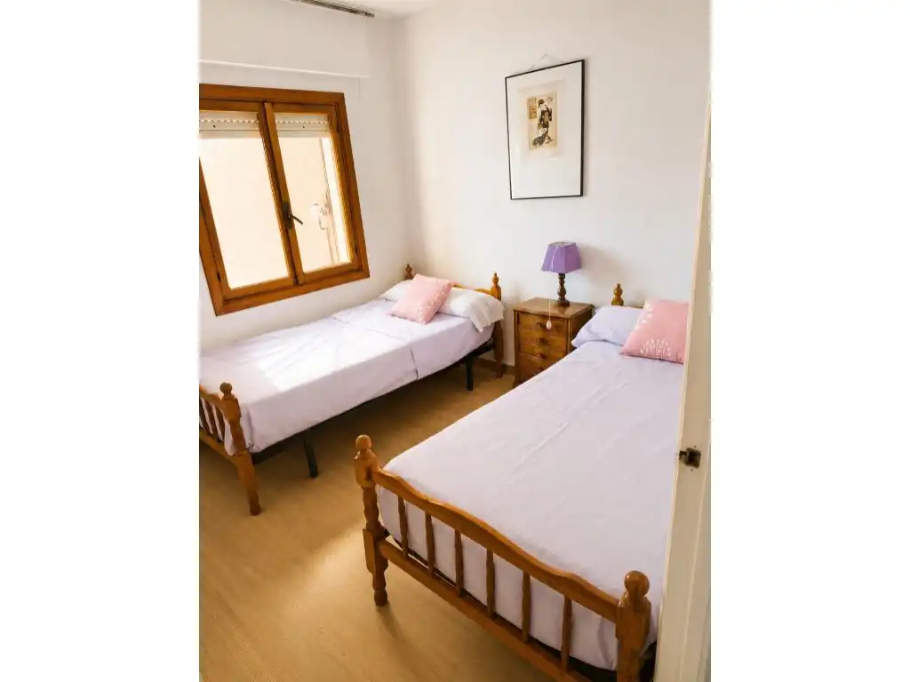 Habitación de Piso de alquiler en Benidorm con Aire acondicionado y Amueblado