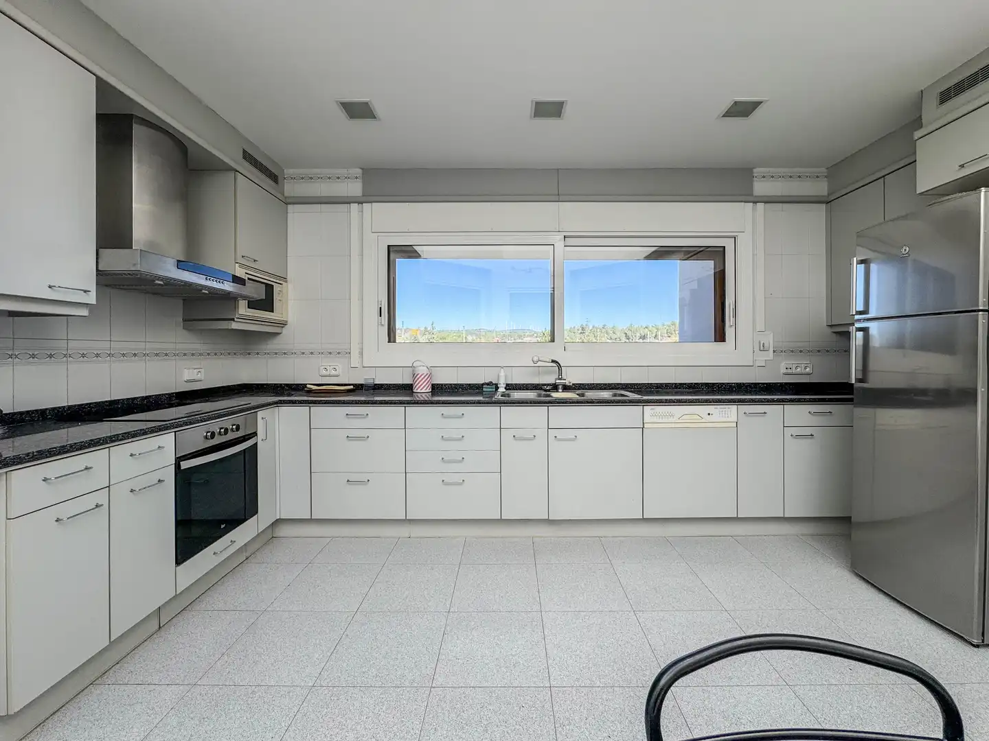Detached house with terrace for sale in carrer Font de Nerola, imagen 2