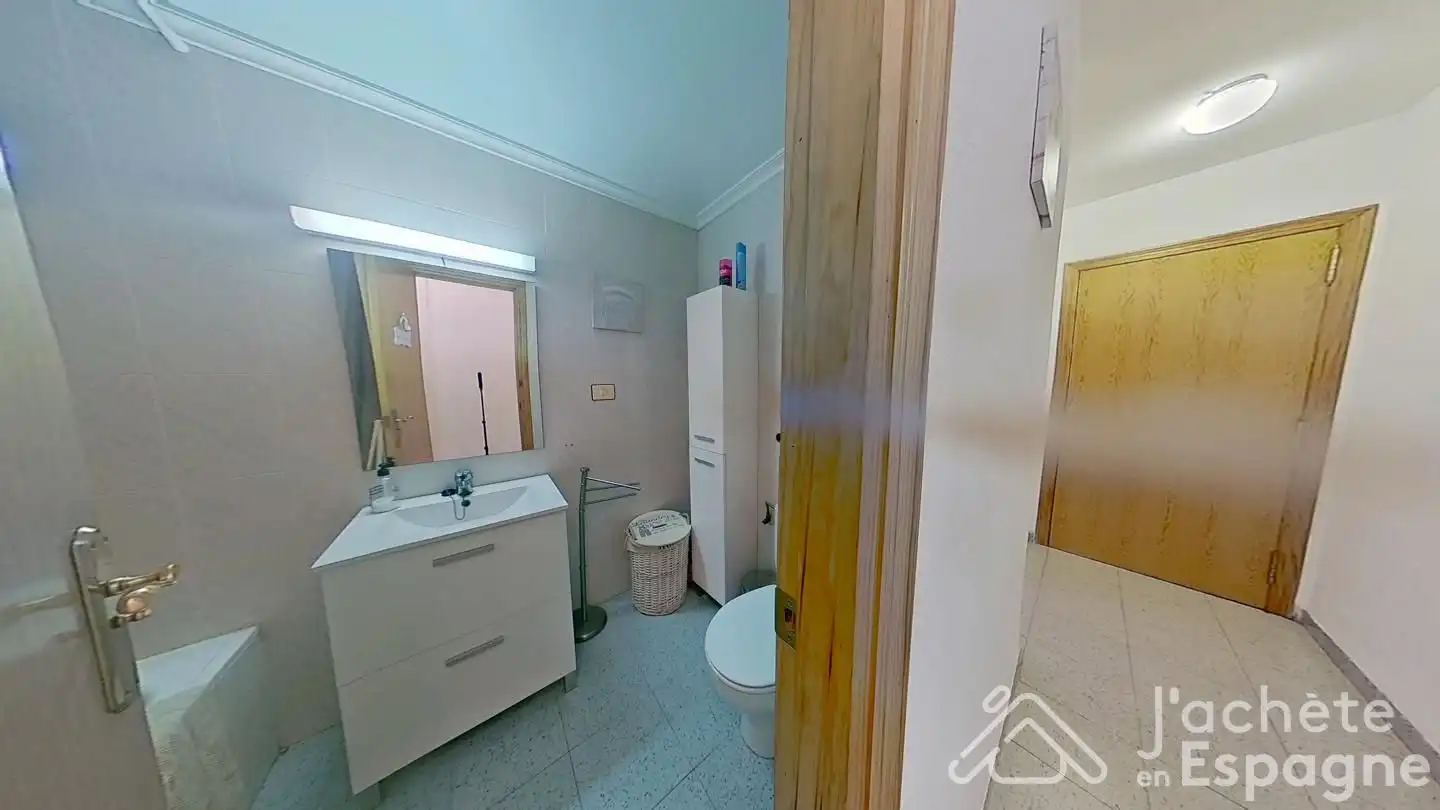 Baño de Piso en venta en Moncofa con Aire acondicionado, Terraza y Amueblado