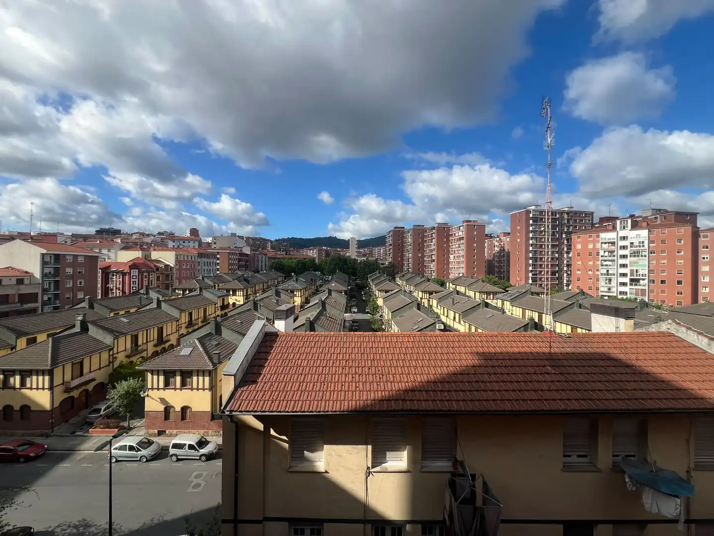 Vista exterior de Pis en venda en Bilbao  amb Calefacció i Balcó