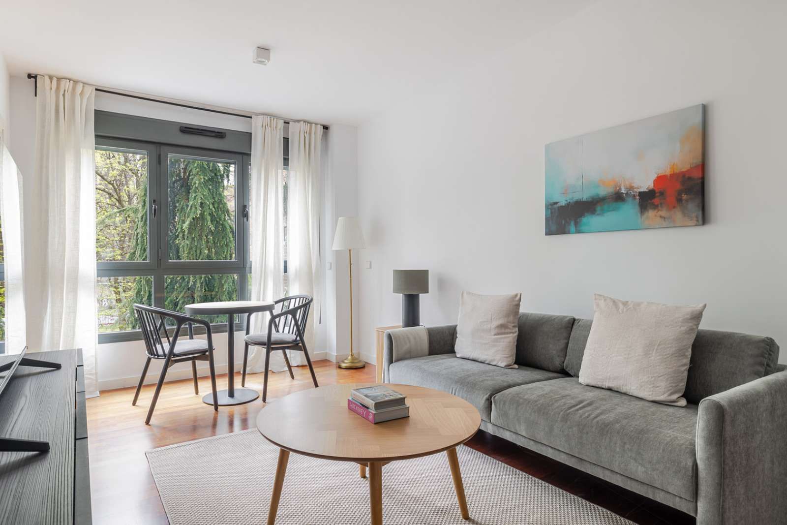 Living room of Apartment to share in  Madrid Capital  with Air Conditioner and Terrace