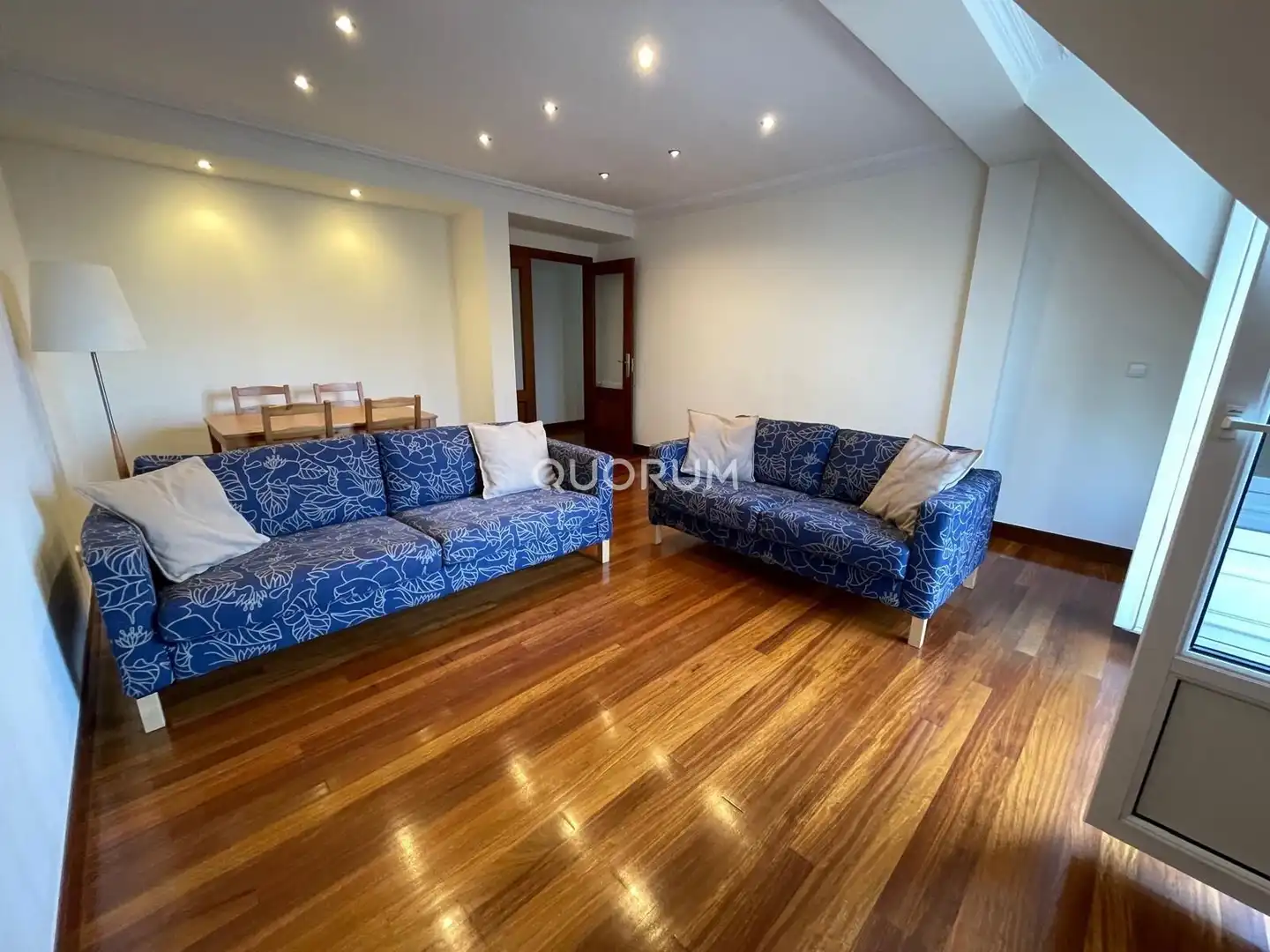 Living room of Flat for rent in Bilbao   with Heating, Terrace and Balcony