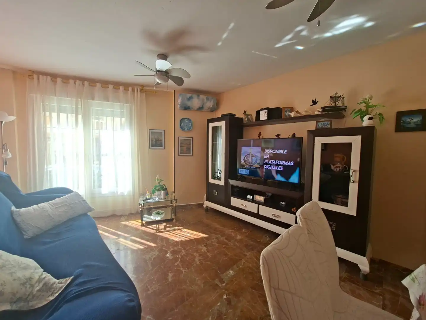 Sala d'estar de Pis en venda en Torrox amb Aire condicionat, Moblat i Forn