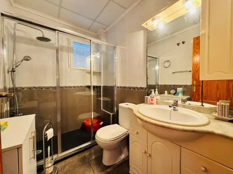 Bathroom of Apartments for sale in Torrevieja  with Private garden, Terrace and Community pool