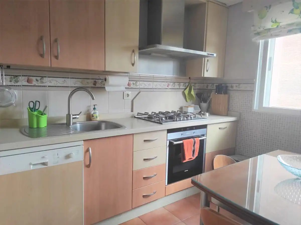 Küche von Wohnung zur Miete in Albacete mit Klimaanlage, Heizung und Parkett
