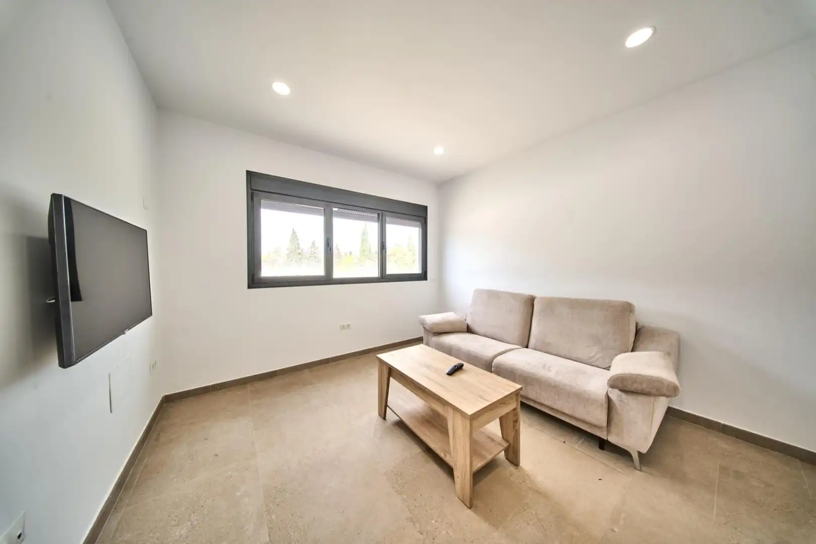 Sala d'estar de Casa o xalet en venda en Marbella amb Jardí privat, Terrassa i Traster