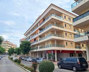 Vista exterior de Àtic en venda en Manilva amb Aire condicionat, Calefacció i Terrassa