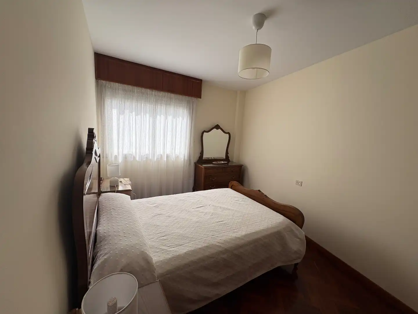 Schlafzimmer von Wohnung zur Miete in A Coruña Capital  mit Möbliert, Ofen und Waschmaschine