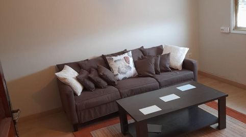 SE VENDE PISO DE DOS HABITACIONES AMPLIAS