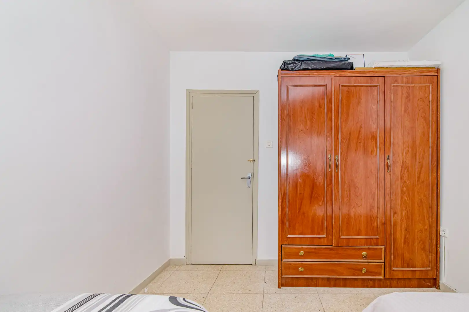 Schlafzimmer von Wohnung zum Verkauf in Granada mit Balkon
