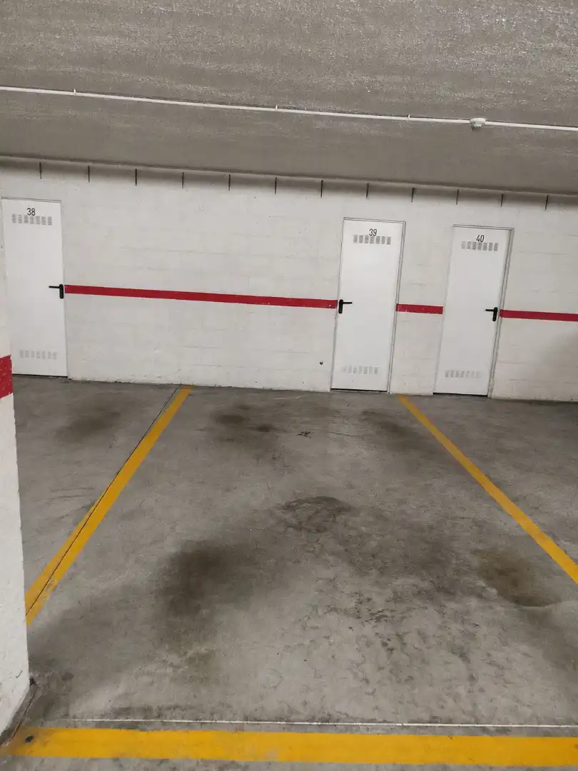 Parkplatz von Wohnung zur Miete in Santander mit Heizung, Terrasse und Abstellraum