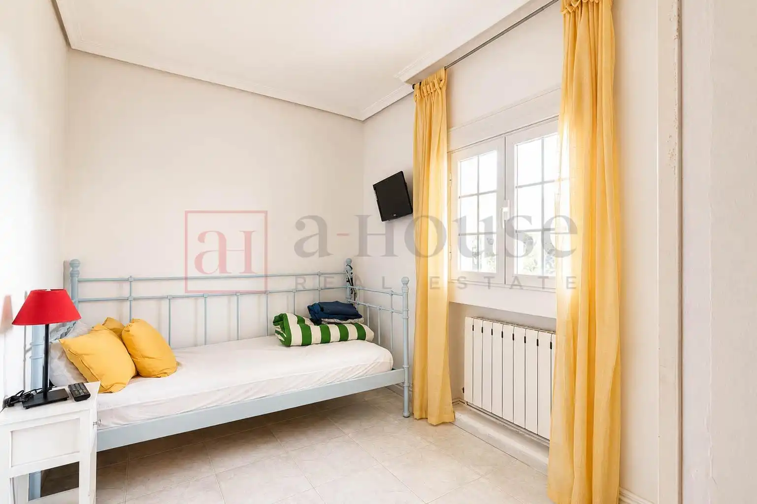Bedroom of Houses for sale in Móstoles  with Air Conditioner, Heating and Private garden
