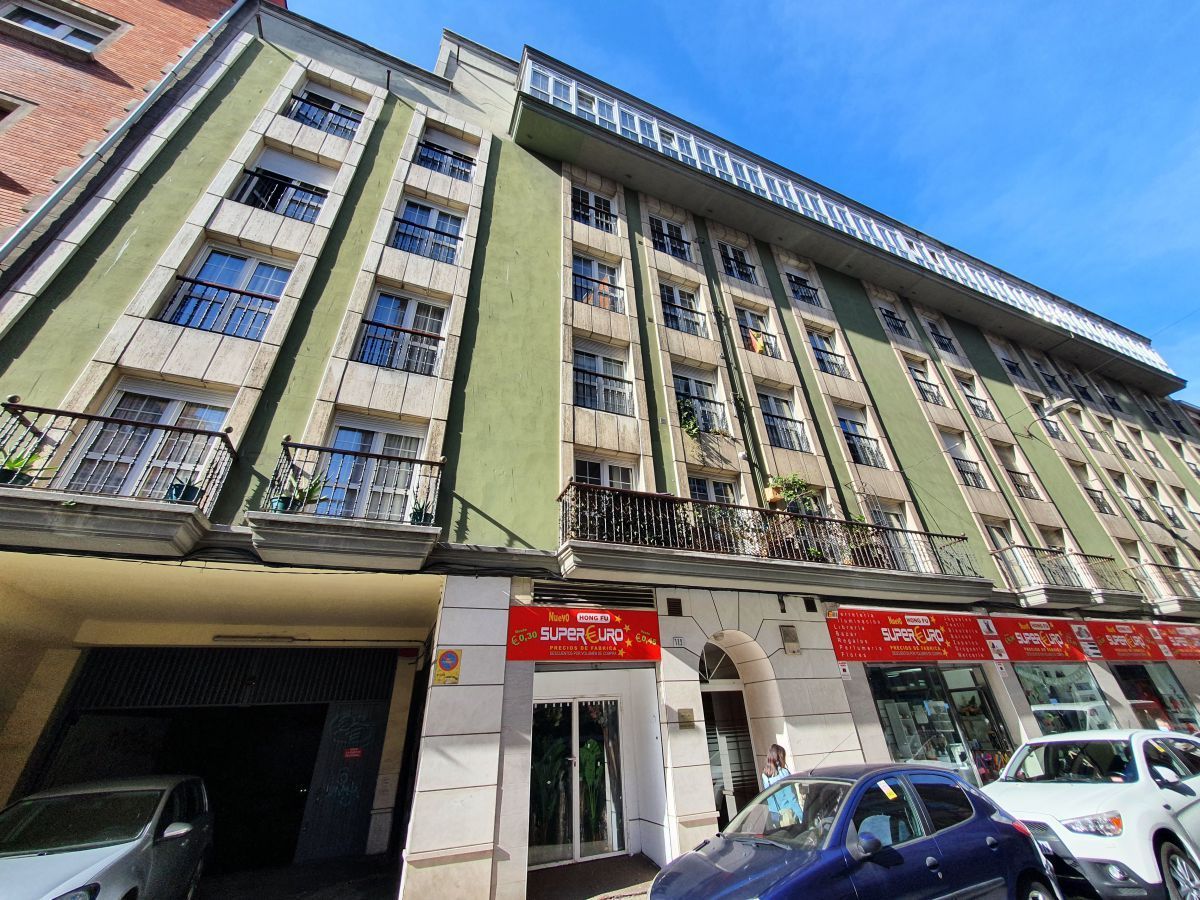 Vista exterior de Garaje en venta en Gijón 