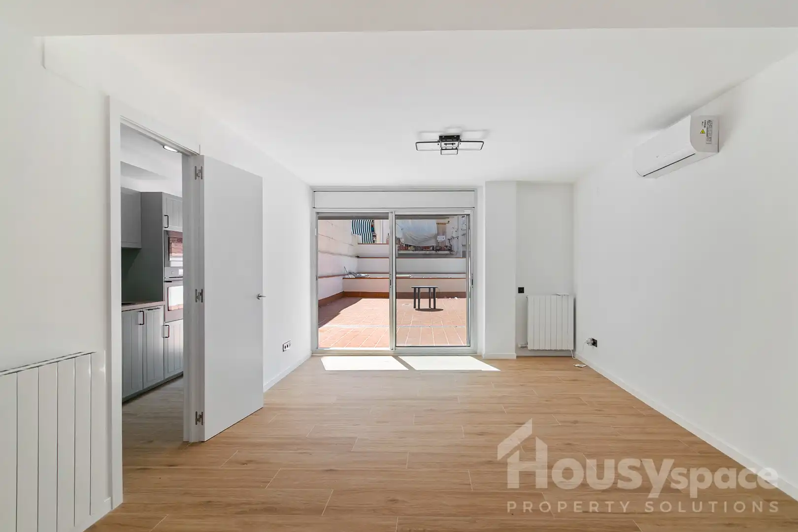 Living room of Duplexes for sale in Barcelona  with Air Conditioner, Heating and Private garden