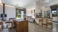 Dormitori de Casa o xalet en venda en Benahavís amb Aire condicionat, Jardí privat i Terrassa