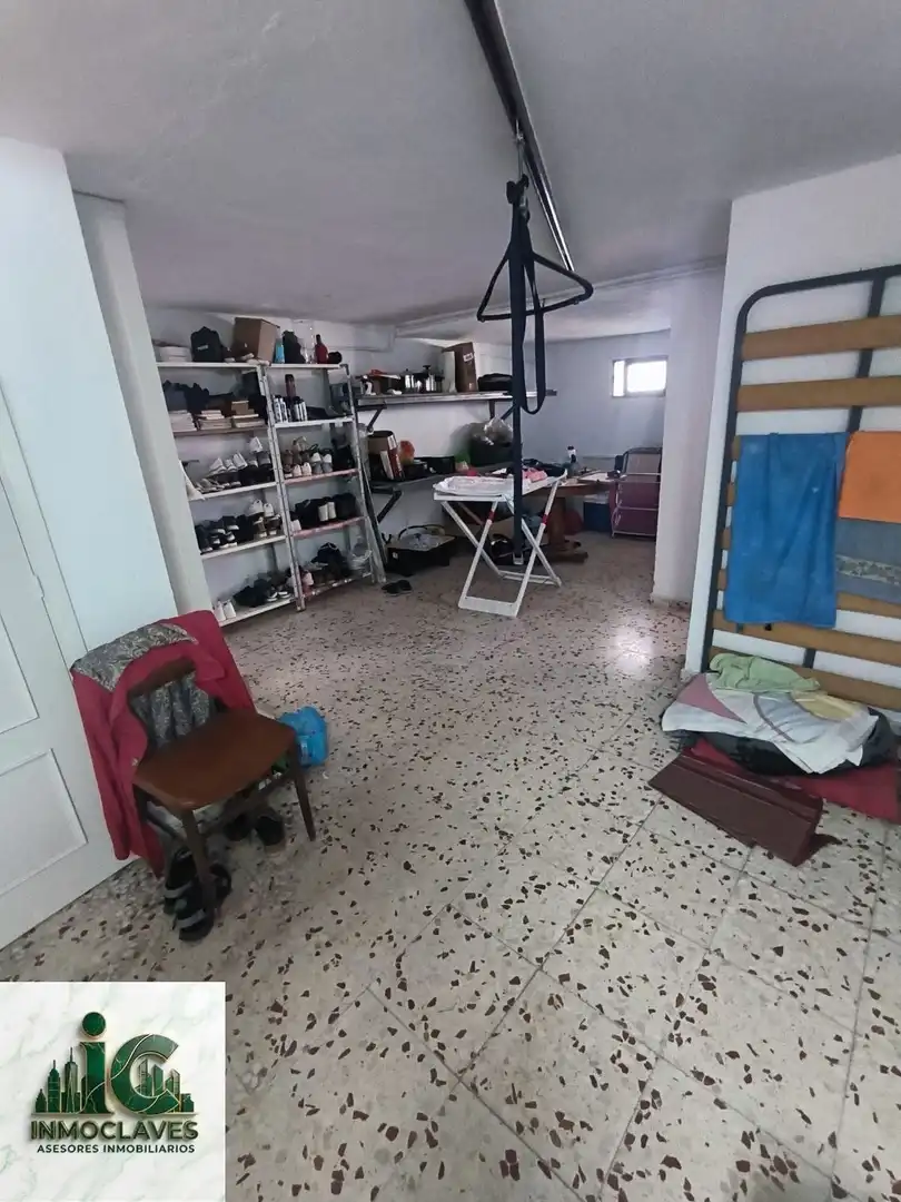Detached homes for sale in Algeciras  with Terrace and Furnished