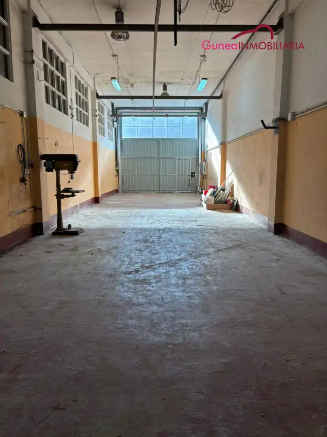 Fabrikhallen zum Verkauf in Oiartzun