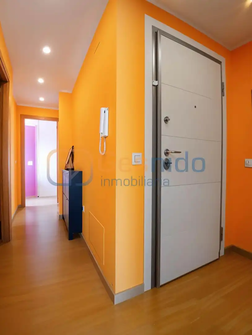 Wohnung zum Verkauf in Espirdo mit Heizung, Parkett und Terrasse