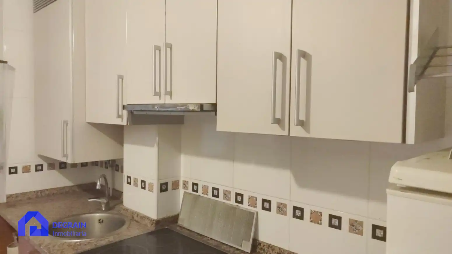 Cuina de Pis en venda en Oviedo  amb Calefacció