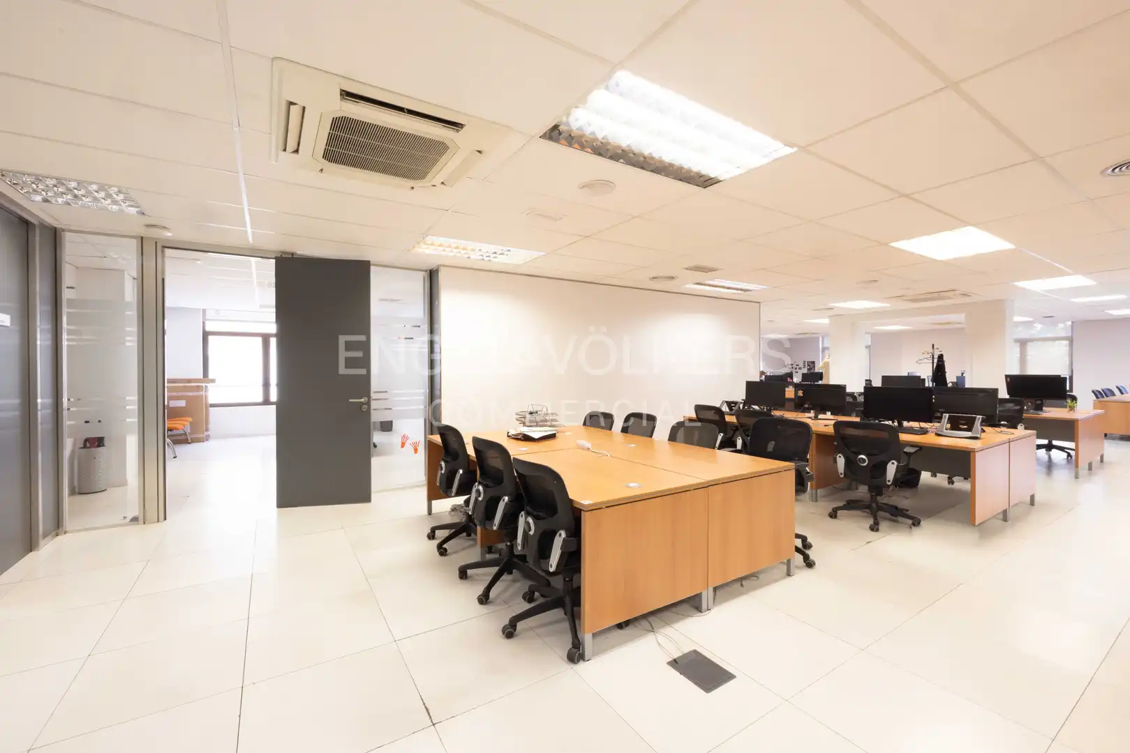 Office for rent in Barcelona  with Air Conditioner