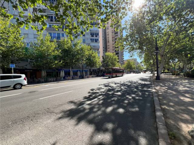 Local comercial en Venta en Carrer de Ramón Gordillo, 3 en Ciutat Universitària