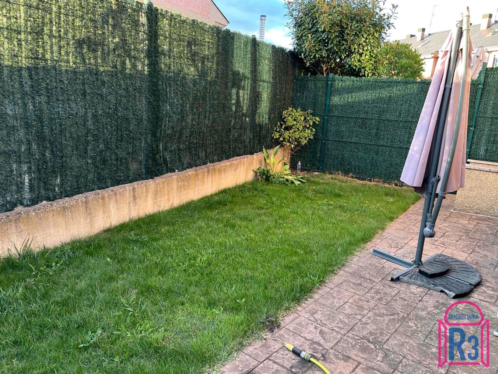 Jardín de Casa adosada en venta en San Andrés del Rabanedo con Calefacción