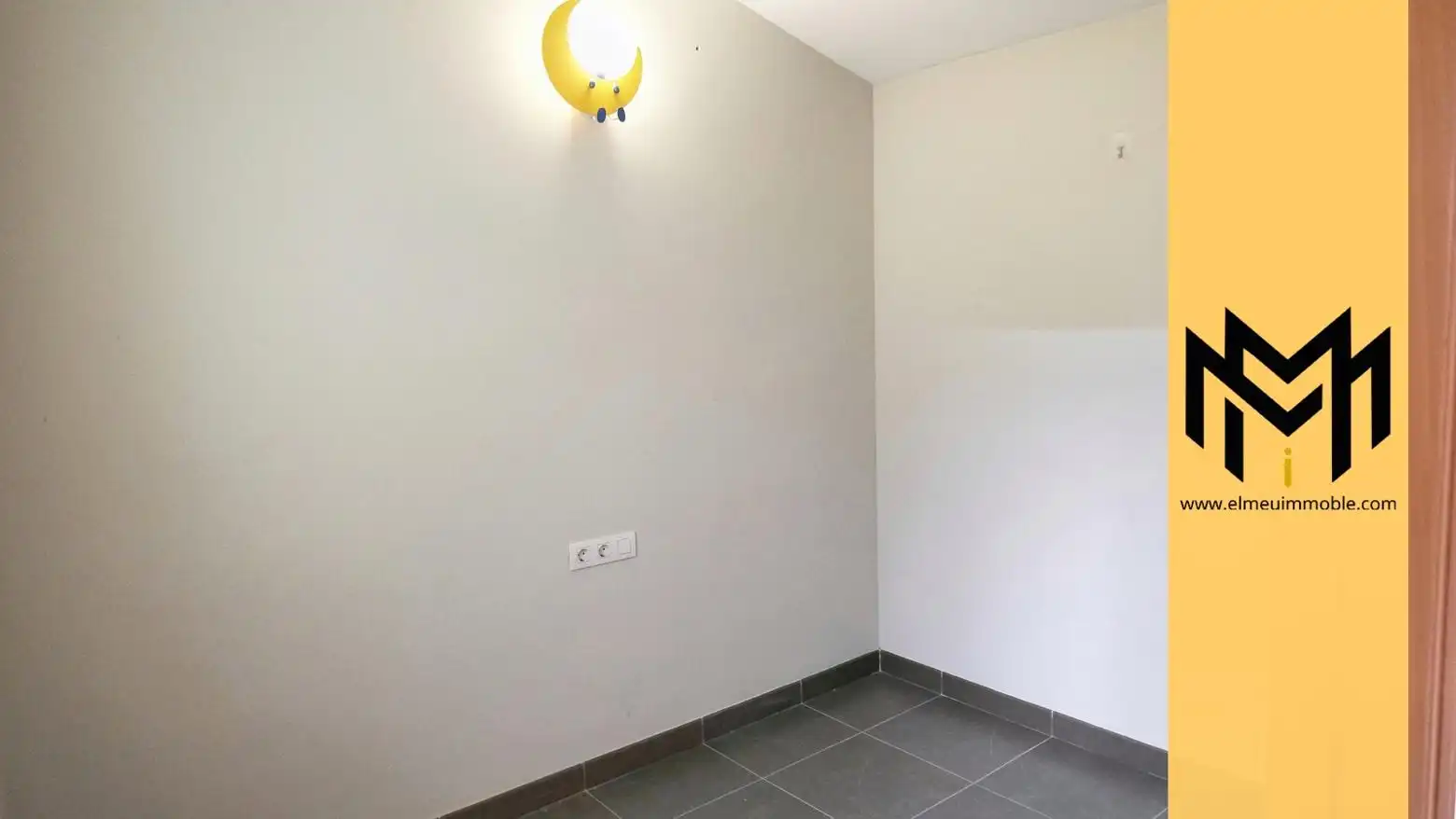 Dormitori de Àtic en venda en Vic amb Calefacció i Moblat