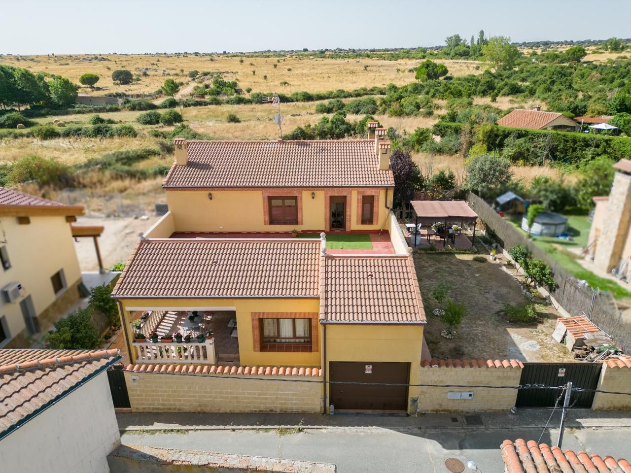 Vista exterior de Casa o xalet en venda en Ávila Capital amb Calefacció, Jardí privat i Terrassa