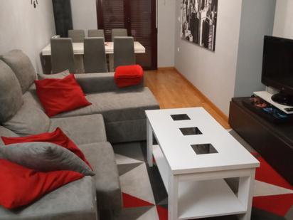 Living room of Flat for sale in Medina del Campo  with Heating, Parquet flooring and Terrace