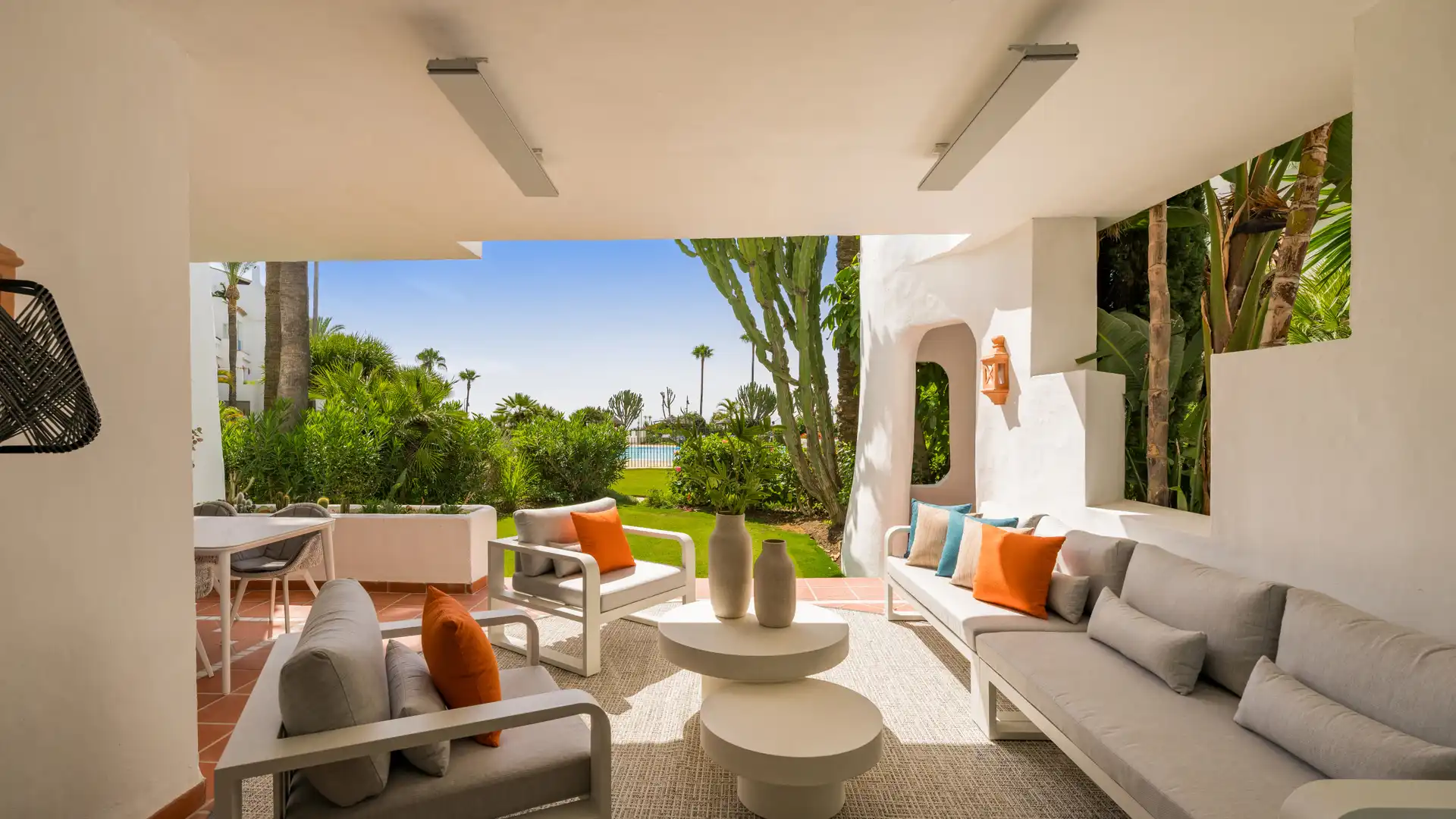 Terraza de Apartamento en venta en Estepona con Terraza, Amueblado y Piscina comunitaria