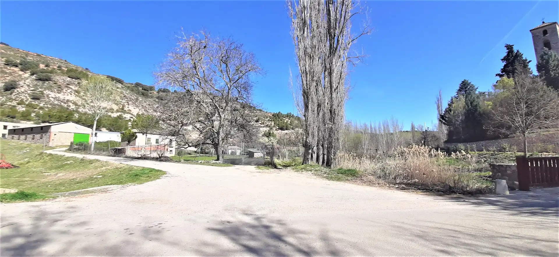 Außenansicht von Country house zum Verkauf in Moratilla de los Meleros mit Abstellraum und Balkon