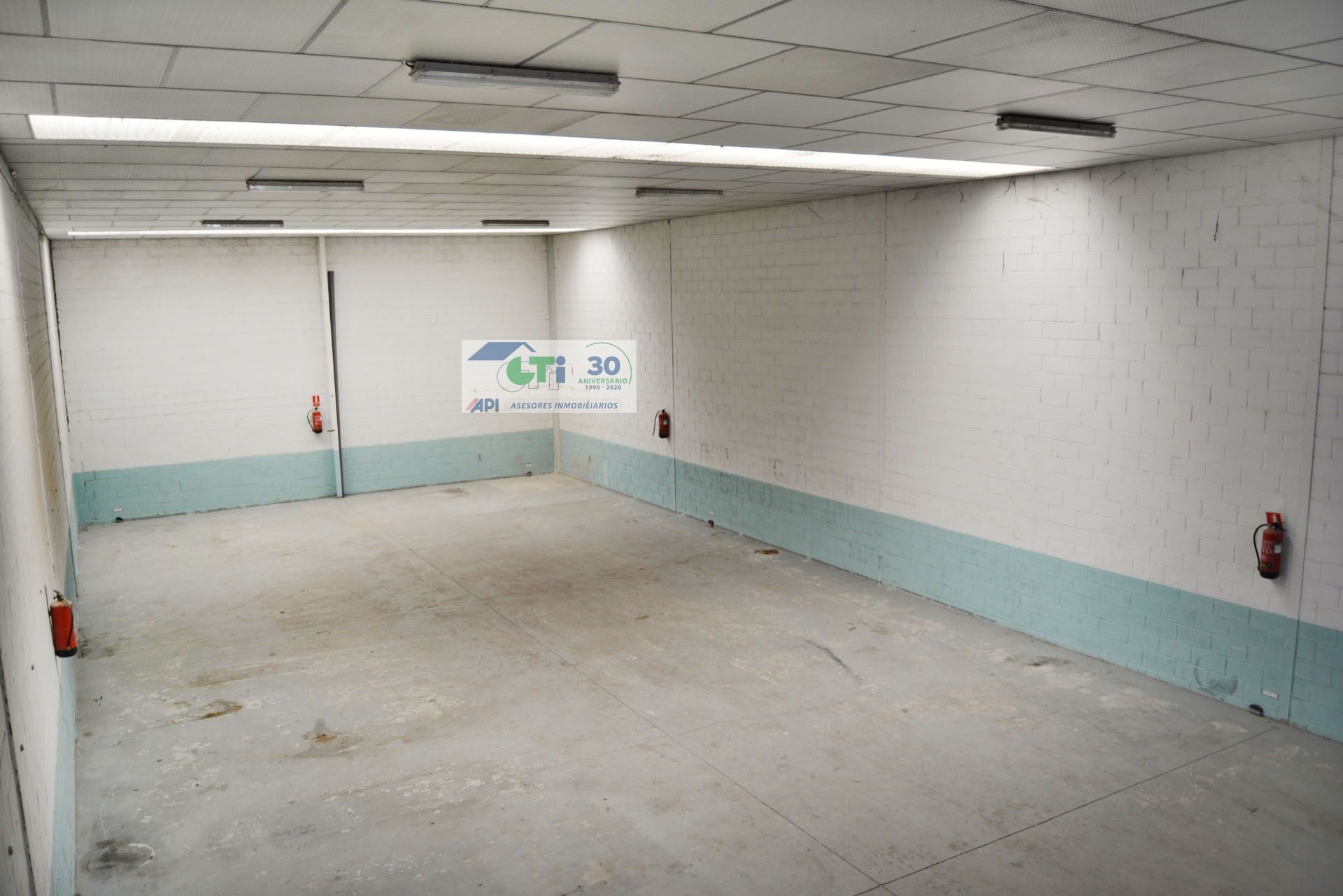 Nave industrial en venta en La Puebla de Alfindén