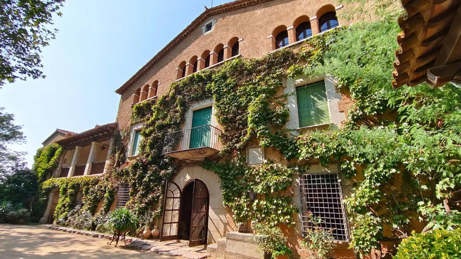 Außenansicht von Country house zur Miete in Llagostera mit Heizung, Privatgarten und Terrasse
